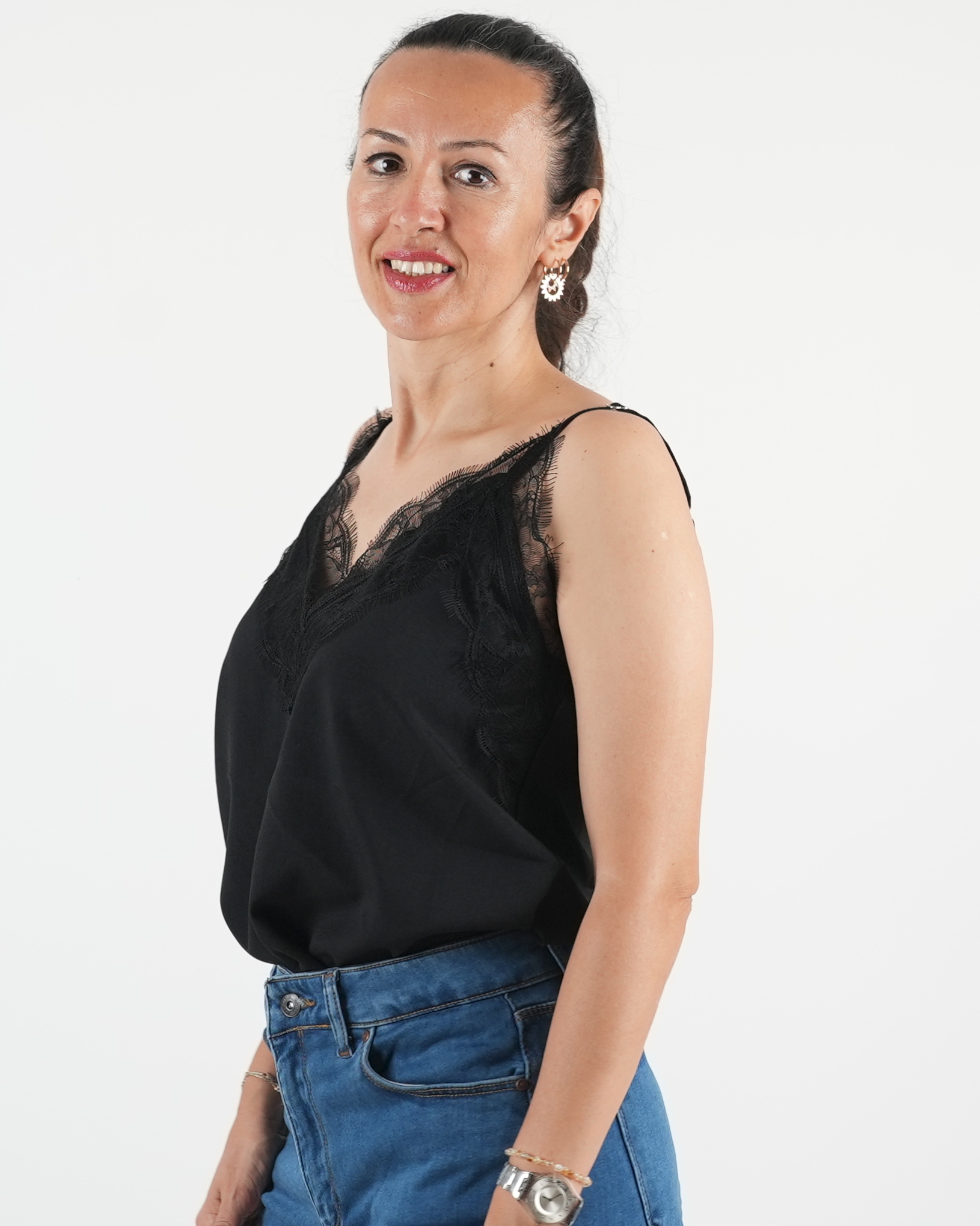 2020141100002_Bluz_İp_Askılı_Dantelli_Siyah_7 2020141100002_Bluz_İp_Askılı_Dantelli_Siyah_7