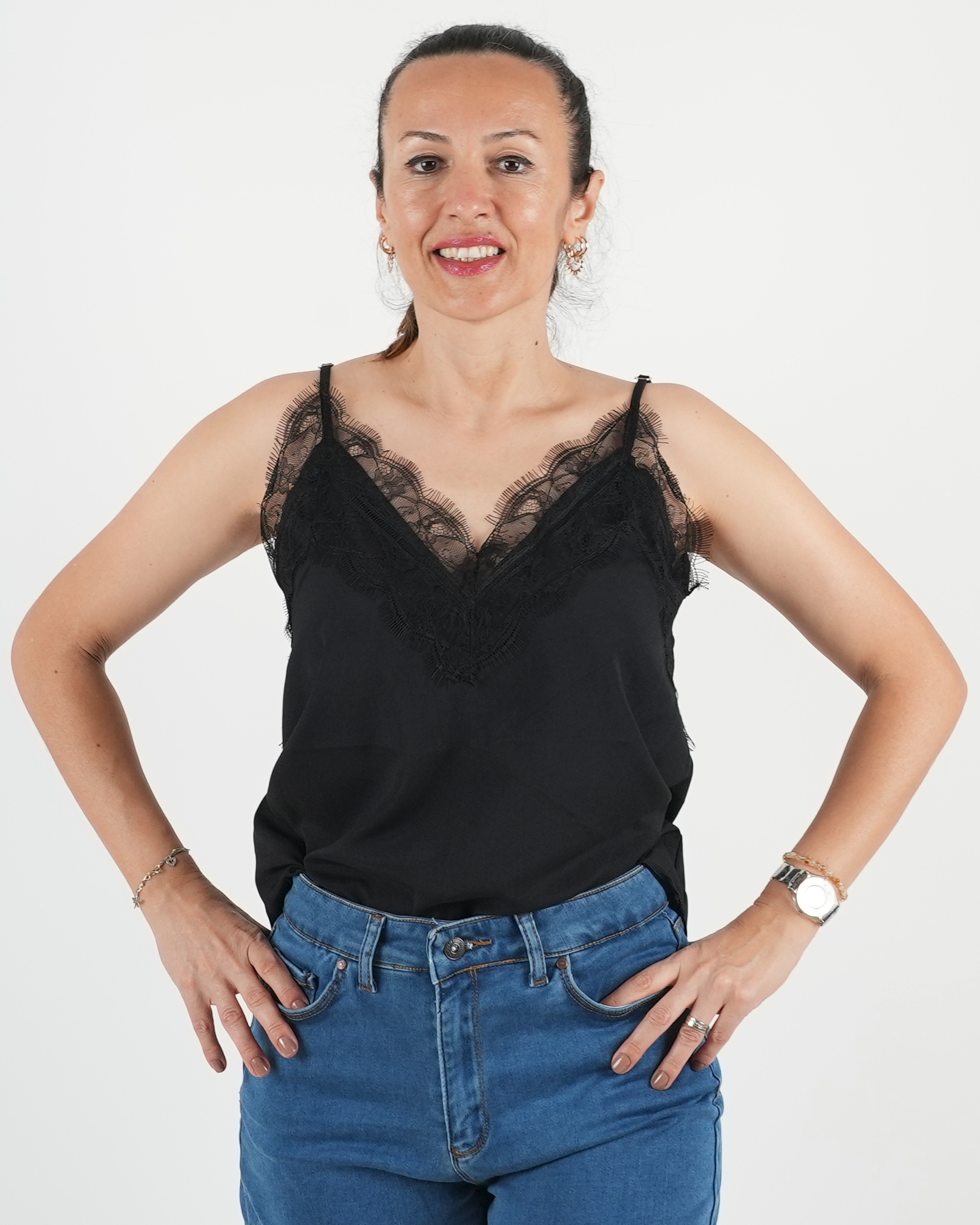 2020141100002_Bluz_İp_Askılı_Dantelli_Siyah_9 2020141100002_Bluz_İp_Askılı_Dantelli_Siyah_9